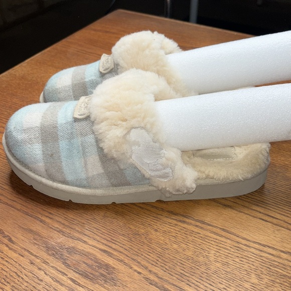 Ugg women slippers light blue size 10 - Picture 3 of 10